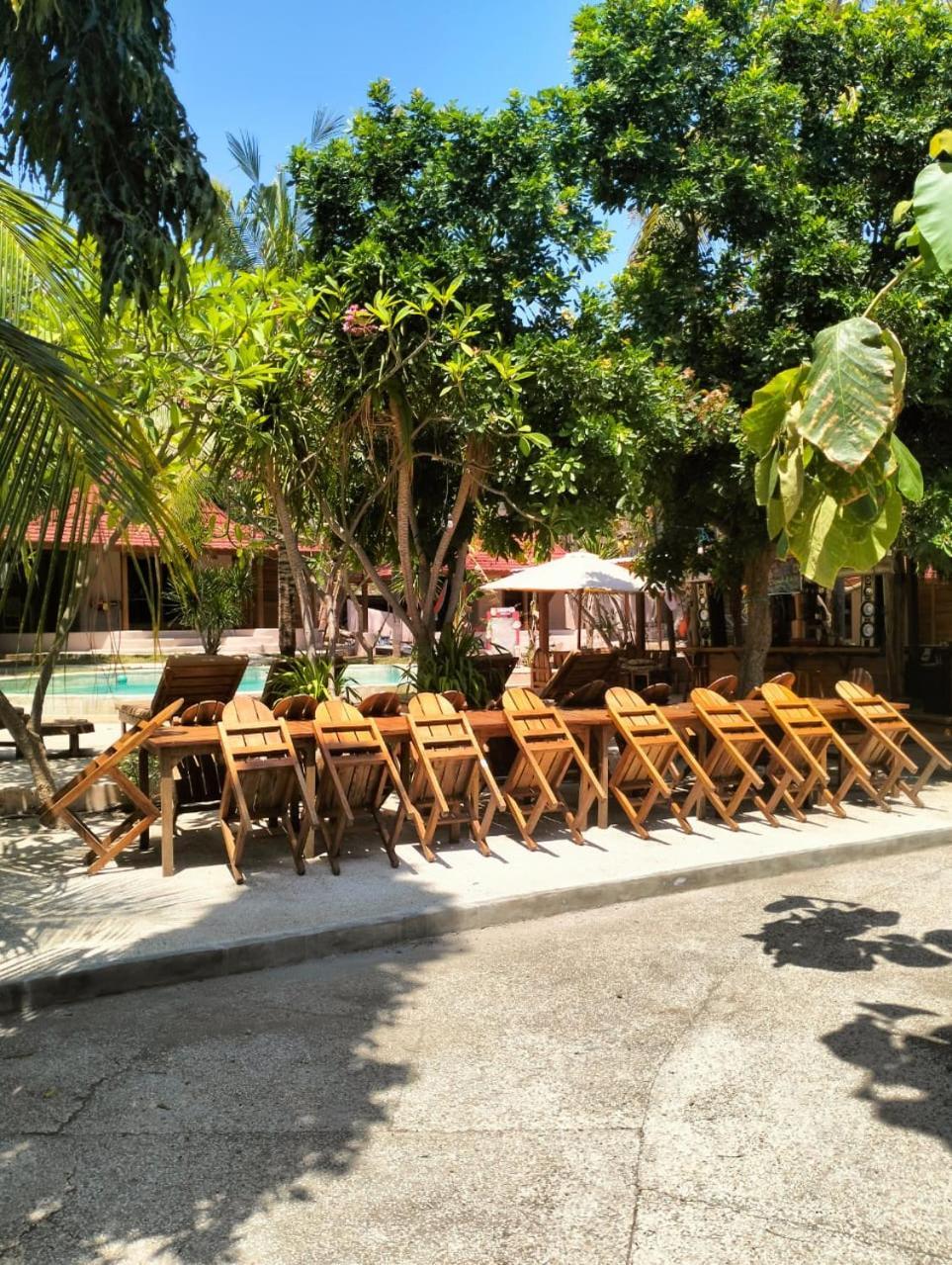 Jati Village, Party Hostel And Bungalows Гили Траванган Экстерьер фото
