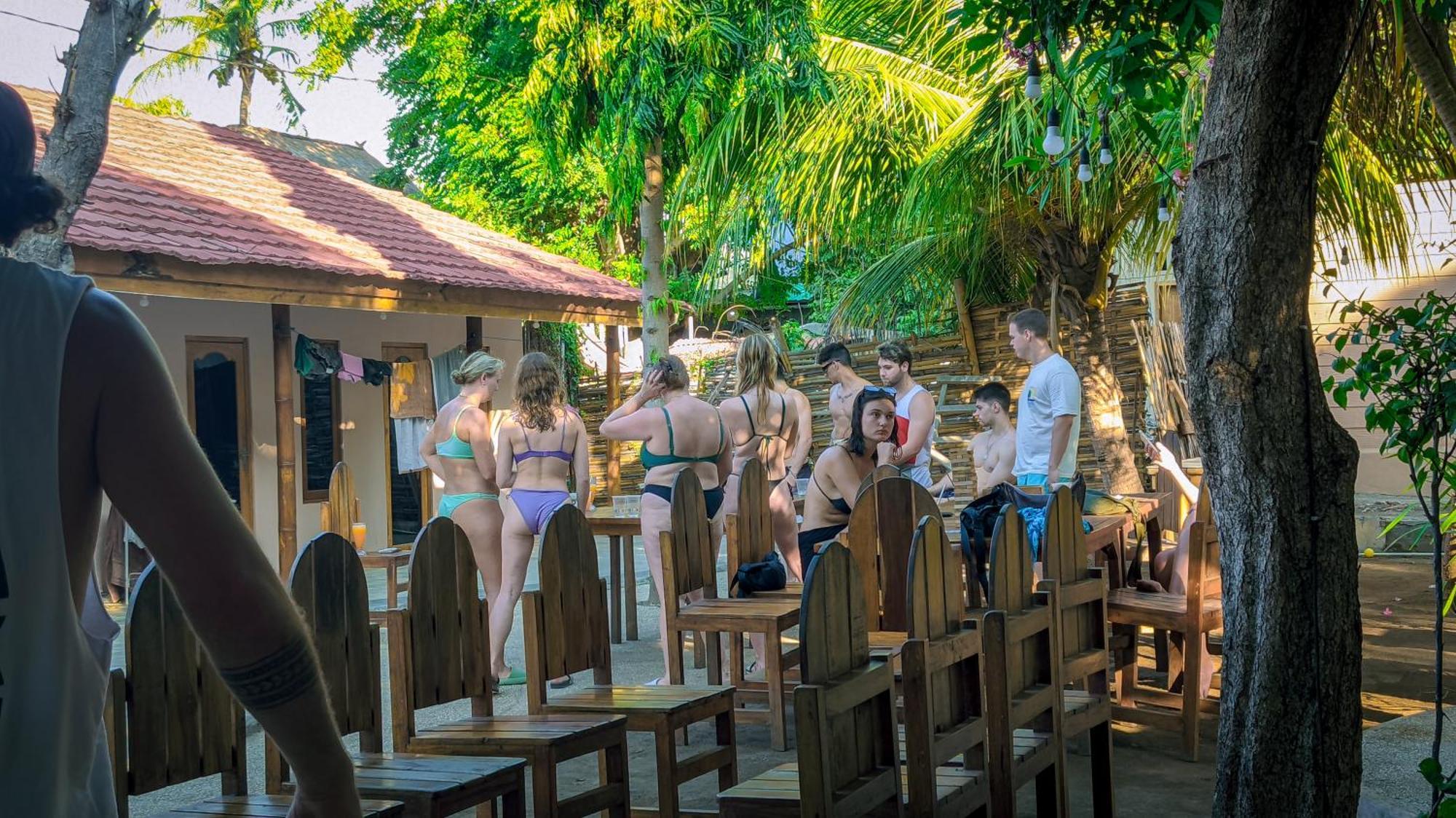 Jati Village, Party Hostel And Bungalows Гили Траванган Экстерьер фото